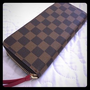 SOLD SOLD Louis Vuitton Wallet in Damier Cherry 🍒